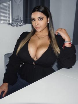OnlyFans - Tania Bombon / @taniabombon Scene 65 — photo 17 of 20