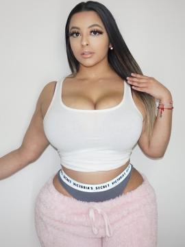 OnlyFans - Tania Bombon / @taniabombon Scene 101 — photo 9 of 20