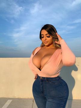 OnlyFans - Tania Bombon / @taniabombon Scene 103 — photo 7 of 20