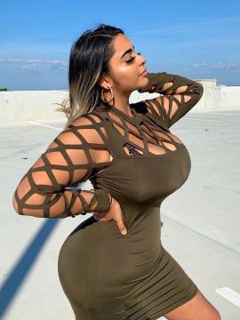 OnlyFans - Tania Bombon / @taniabombon Scene 105 — photo 7 of 20