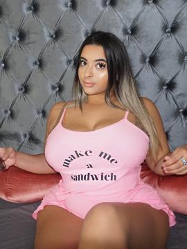 OnlyFans - Tania Bombon / @taniabombon Scene 116 — photo 1 of 20