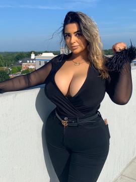 OnlyFans - Tania Bombon / @taniabombon Scene 118 — photo 19 of 20