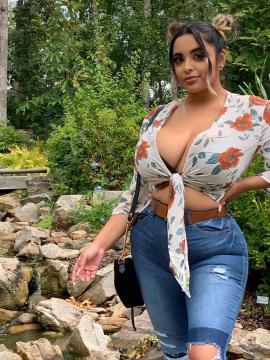 OnlyFans - Tania Bombon / @taniabombon Scene 119 — photo 13 of 20