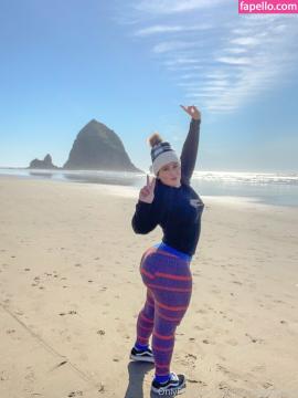 OnlyFans - Ana aka TheBumbumqueen / @thebumbumqueen Scene 20 — photo 1 of 20