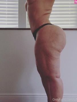 OnlyFans - Ana aka TheBumbumqueen / @thebumbumqueen Scene 30 — photo 12 of 20