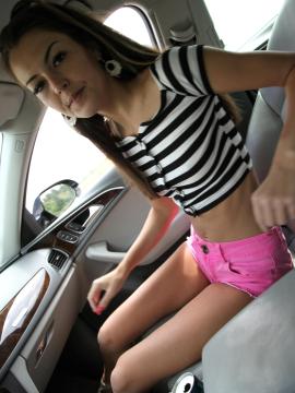 Gorgeous looking teen whore — photo 5 of 24