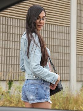 Petite street slut — photo 4 of 24
