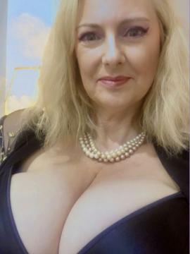 OnlyFans - Courtesan Annabel / @courtesananna Scene 65 — photo 5 of 20