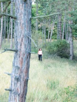 Teen gets fucked in the field — photo 1 of 23