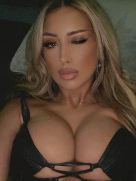 OnlyFans - misslexiswilson 💋👙❤ Scene 46 — photo 1 of 20
