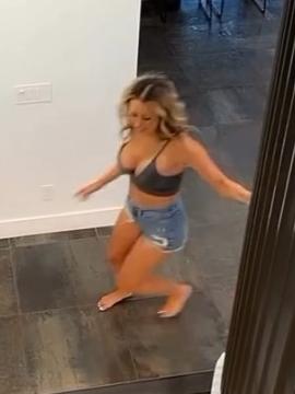 OnlyFans - misslexiswilson 💋👙❤ Scene 87 — photo 13 of 20