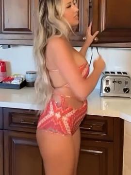 OnlyFans - misslexiswilson 💋👙❤ Scene 98 — photo 19 of 20