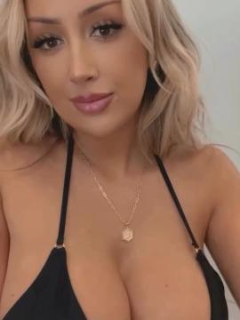 OnlyFans - misslexiswilson 💋👙❤ Scene 126 — photo 18 of 20