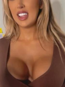 OnlyFans - misslexiswilson 💋👙❤ Scene 206 — photo 19 of 20