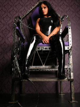 On Throne with slave — photo 2 of 12