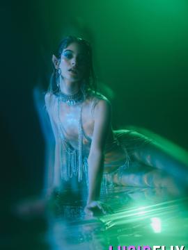 Luminati - Molly Little In Calypso — photo 3 of 15