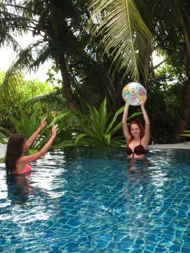 Girlfriends having fun in the pool — photo 1 of 22