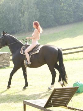 Ariel - Horse BTS (96x) — photo 2 of 96