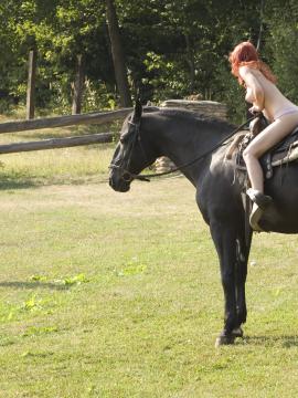 Ariel - Horse BTS (96x) — photo 31 of 96