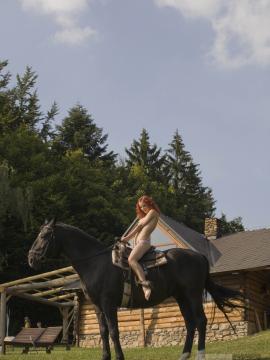 Ariel - Horse BTS (96x) — photo 34 of 96