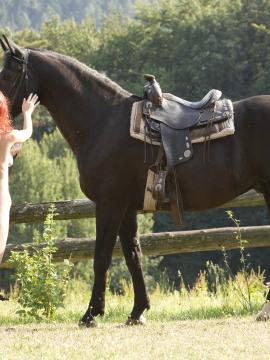 Ariel - Horse BTS (96x) — photo 84 of 96