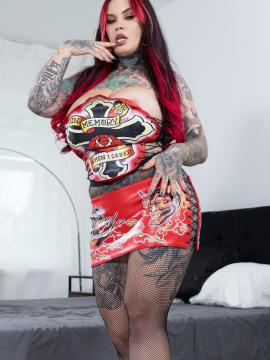 Busty Tattooed Sabien Demonia Receives Hardcore Fucking From Lover P -  the horny gent comes and starts to shower — photo 7 of 15