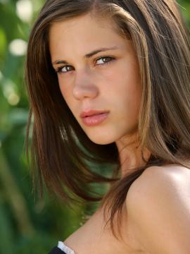 Caprice @ MET - Velutina - 1/2 - 100x — photo 3 of 88