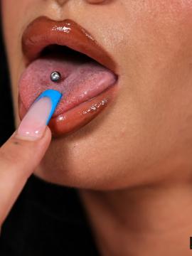 Naughty Luna Gets A Filling — photo 9 of 20