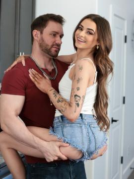 Fun sized Nikki Nicole finds her BF washing dishes and decides he needs his cock sucked and then a nice stiffie ride — photo 8 of 16