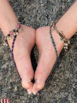Michelle's sandy feet — photo 4 of 16