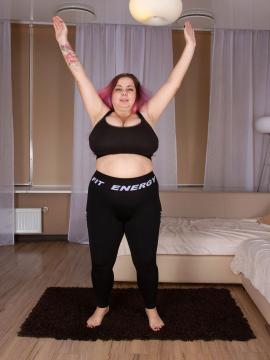 Get Fit With The Amazing Candy Kat — photo 1 of 16