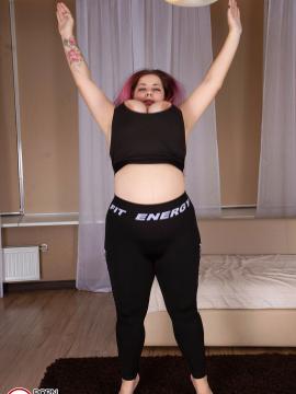 Get Fit With The Amazing Candy Kat — photo 2 of 16