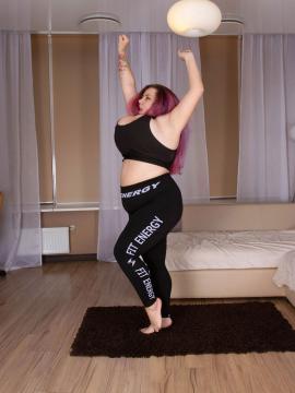 Get Fit With The Amazing Candy Kat — photo 3 of 16