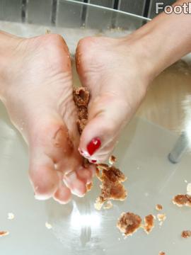 Miley Ann Cake Feet Remastered — photo 2 of 16