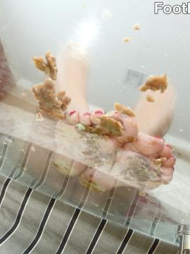 Miley Ann Cake Feet Remastered — photo 14 of 16