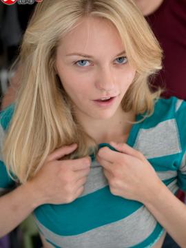 Blue-eyed beauty Alli Rae gets her tight holes stuffed by J-Mac's fat dick until she gets her face frosted with cum! — photo 3 of 16