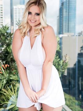 Codi cums clean — photo 3 of 16