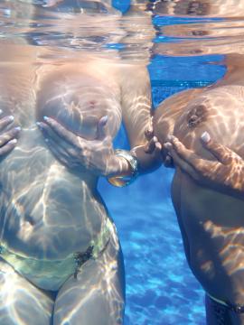 Tits Underwater — photo 8 of 16