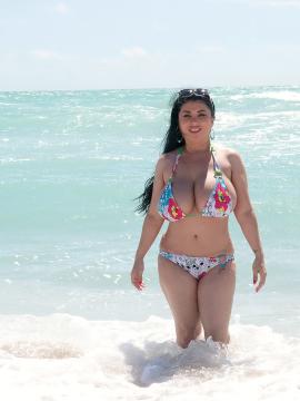 Daylene's Day At Haulover Beach — photo 13 of 16