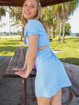 Blue Blondie — photo 5 of 15