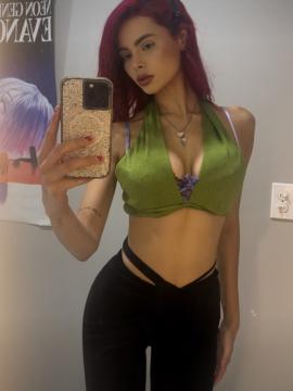 OnlyFans - Katie Bell - https://onlyfans.com/katieeeeebell — photo 23 of 546