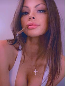 OnlyFans - Katie Bell - https://onlyfans.com/katieeeeebell — photo 35 of 546