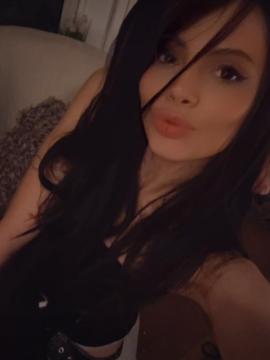 OnlyFans - Katie Bell - https://onlyfans.com/katieeeeebell — photo 247 of 546