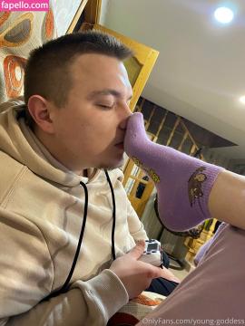 young-goddess / younggoddessofficial Nude Leaks OnlyFans - Fapello — photo 235 of 361