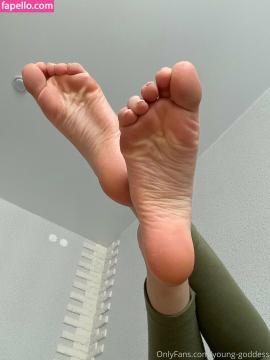 young-goddess / younggoddessofficial Nude Leaks OnlyFans - Fapello — photo 242 of 361