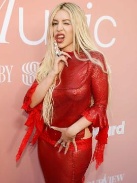 Ava Max / avamax / plharleyquinn Nude Leaks OnlyFans - Fapello — photo 181 of 2745