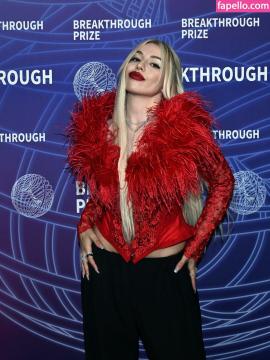 Ava Max / avamax / plharleyquinn Nude Leaks OnlyFans - Fapello — photo 192 of 2745