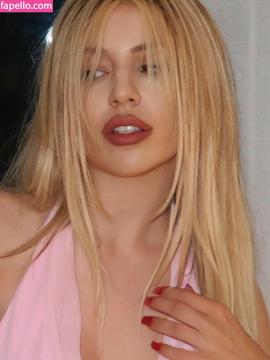 Ava Max / avamax / plharleyquinn Nude Leaks OnlyFans - Fapello — photo 208 of 2745