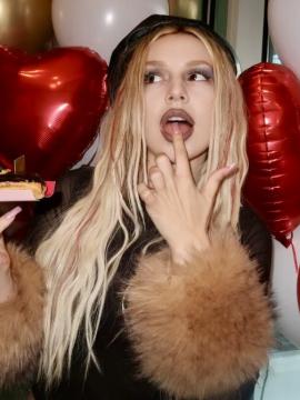 Ava Max / avamax / plharleyquinn Nude Leaks OnlyFans - Fapello — photo 227 of 2745