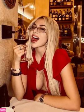Ava Max / avamax / plharleyquinn Nude Leaks OnlyFans - Fapello — photo 286 of 2745